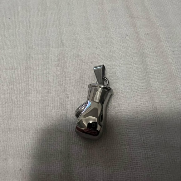 Boxing glove stainless steel pendant - Picture 2 of 5
